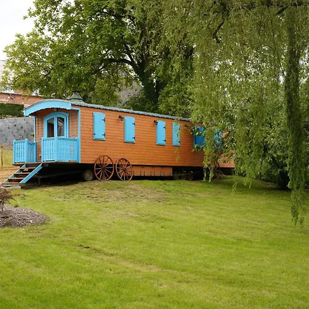 Roulottes Et Son Kota Grill Sauna مكان تخييم