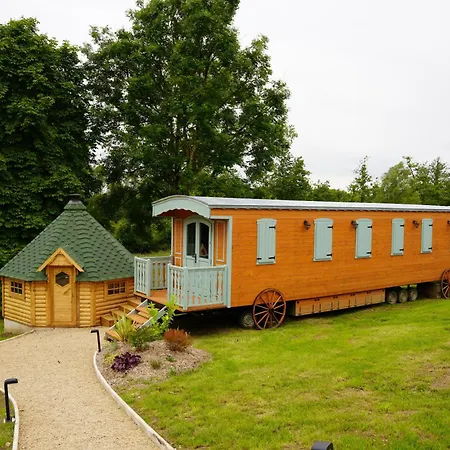 Roulottes Et Son Kota Grill Sauna مكان تخييم