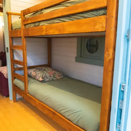 مكان تخييم Roulottes Et Son Kota Grill Sauna Bucilly