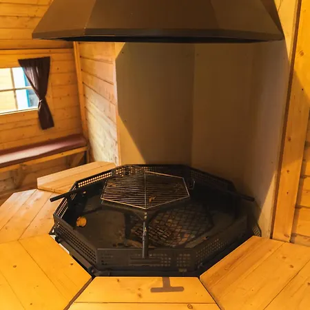 Roulottes Et Son Kota Grill Sauna Camping *