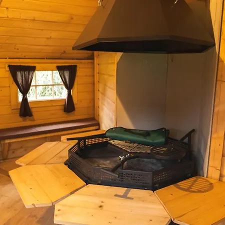 مكان تخييم Roulottes Et Son Kota Grill Sauna Bucilly